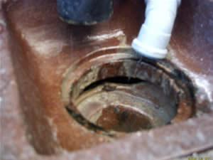 www.draindomain.com_leaking gully